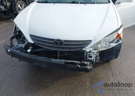 2003 Toyota Camry Le z USA, uszkodzony, nr VIN 4T1BE32K53U203341